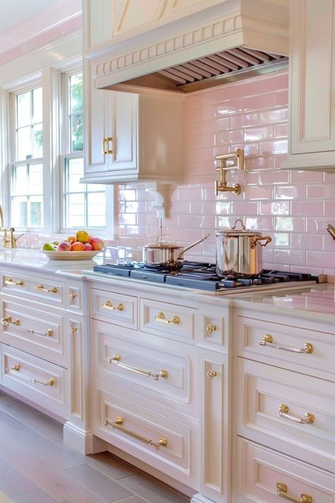 Light Pink Kitchen, Pink And White Kitchen, Girly Kitchen Decor, Pink House Interior, Pink Kitchen Ideas, Girly Kitchen, Trendy Kitchen Design, Pink Elements, Fantasy Dream