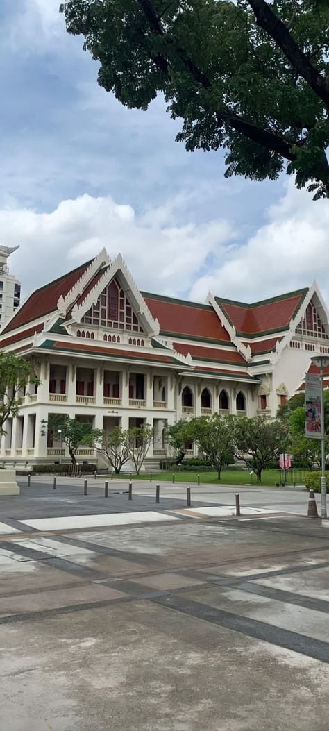 Thailand School Aesthetic, Chulalongkorn University Wallpaper, Chulalongkorn University, University Logo, University Student, Colleges And Universities, Phone Wallpaper, Vision Board, University