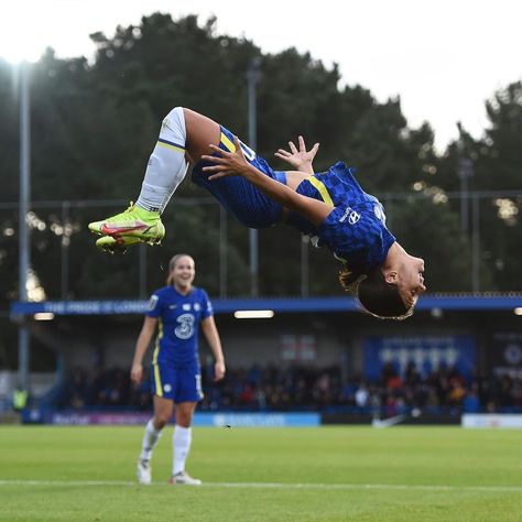 Sam Kerr on Instagram: “had to be done at Kingsmeadow 💙” Australia Soccer Team, Chelsea Women, High Knee Socks Outfit, Sam Kerr, Soccer Inspiration, Chelsea Girls, Women’s Soccer, Sock Outfits, Bbc Sport