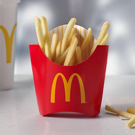 mcdonald’s fries Mcdonalds Chips, Mcdonalds Secret Menu, National French Fry Day, Mcdonald French Fries, Mcdonalds Fries, Free Mcdonalds, Mcdonalds Gift Card, Best Fast Food, Vegan Fast Food