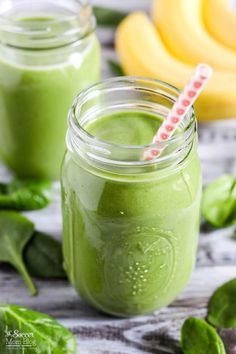 Green Protein Smoothie, Smoothies Green, Green Breakfast Smoothie, Detox Breakfast, Green Breakfast, Detox Your Liver, Protein Smoothies, Detox Diet Plan, Natural Detox Drinks