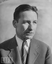 Wallace Neff (1895 – June 8, 1982) was an architect based in Southern California and was largely responsible for developing the region's distinct architectural style referred to as "California" style. Neff was a student of architect Ralph Adams Cram and drew heavily from the architectural styles of both Spain and the Mediterranean as a whole, gaining extensive recognition from the number of celebrity commissions, notably Pickfair, the mansion belonging originally to Mary Pickford and Douglas Fairbanks. Los Angeles Mansions, Wallace Neff, Spanish Inspired Home, Spanish Mediterranean Homes, Mary Pickford, Revival Architecture, Hollywood Homes, Spanish Style Homes, Architecture Tattoo