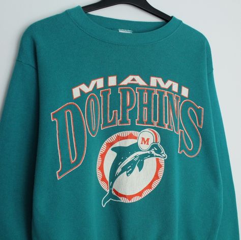 Miami Dolphins Outfit Woman, Miami Dolphins Shirt, Miami Dolphins Sweatshirt, Sweatshirt Ideas, Staple Wardrobe, Wardrobe Pieces, Aesthetic Life, Staple Wardrobe Pieces, Miami Dolphins