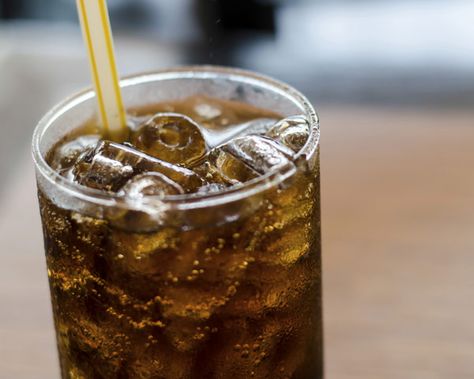 Worst Side Effects of Drinking Too Much Soda Tonic Recipe, Iced Americano, Americano Coffee, Healthy Eating Diets, Diet Soda, Good Foods To Eat, Artificial Sweetener, Foods To Avoid, Cold Brew Coffee