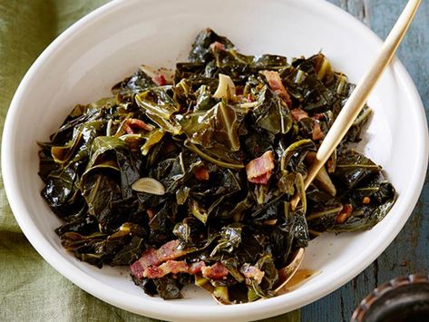 Crockpot Kale, Slow Cooker Kale, Braised Collard Greens, Cleanish Eating, Ham Hocks, Braised Greens, Collard Greens Recipe, Vegetarian Barbecue, Eggless Recipes