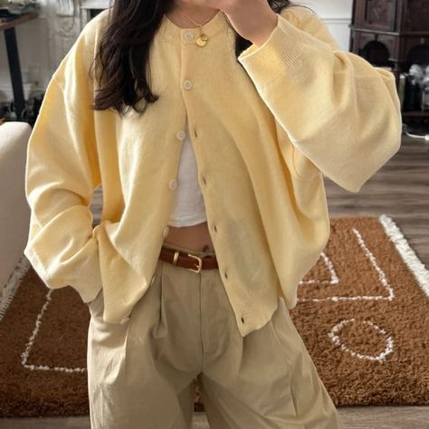 Butter Yellow Sweater, Yellow Cardigan Outfit Aesthetic, Yellow Cardigan Outfit, Butter Yellow Outfit, Season Butter, Yellow Cardigan Outfits, Beige Slacks, Cardigan Outfit Aesthetic, Korean Winter Outfits