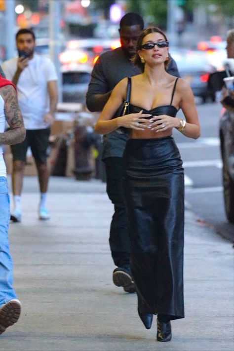 Hailey Bieber Outfits Street Style, Hailey Baldwin Outfits, Hailey Bieber Street Style, Hailey Baldwin Style, Hailey Bieber Style, Hailey Baldwin, Celebrity Street Style, Celebrity Outfits, Hailey Bieber