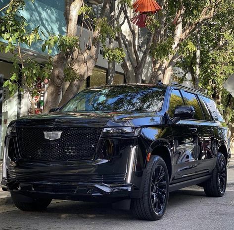 Black Escalade, Mom Cars, Blacked Out Cars, Luxury Suv Cars, Black Cadillac, Car Facts, Best Suv, Dream Car Garage, Luxury Car Brands