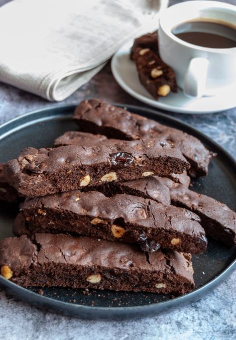 Chocolate Cherry Hazelnut Biscotti - Something Sweet Something Savoury Hazelnut Biscotti Recipe, Chocolate Hazelnut Biscotti, Cherry Biscotti, Chocolate Biscotti Recipe, Hazelnut Biscotti, Cookies Sans Gluten, Almond Biscotti Recipe, Almond Biscotti, Biscotti Recipe