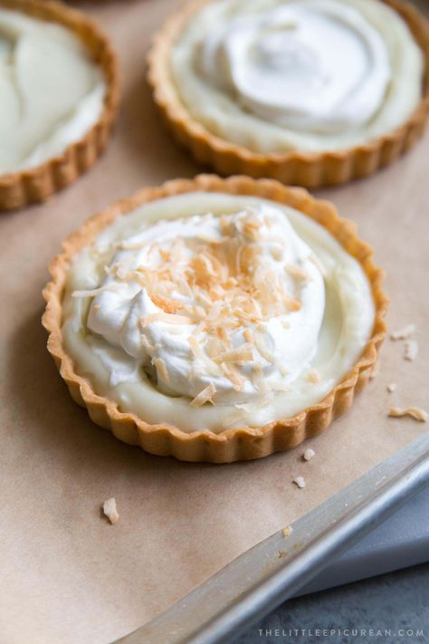 COCONUT CREAM TART Coconut Pastry Cream, Coconut Tart Recipe, Coconut Pastry, Cream Tarts, Coconut Jam, Caramel Coconut, Coconut Tart, Tartlets Recipe, Cream Tart