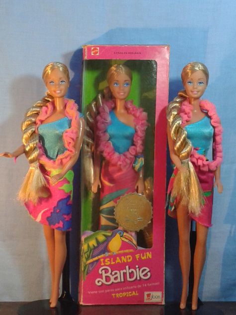 This is a Island Fun Barbie Tropical Doll. A Columbia release made by Dibon (photo courtesy of Juan José Saldarriaga) 1986 Swim Barbie, Tropical Barbie, Beach Swim, Tropical Islands, Vintage Barbie, Barbie Dolls, Columbia, Princess Zelda, Zelda Characters