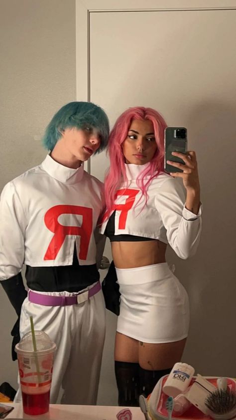 Dynamic Duo Cartoon Characters, Cool Couples Costumes Halloween, Couples Costumes Black Hair, Emo Halloween Couple Costumes, Mlm Couple Costume, Interacial Couple Halloween Costumes, Silly Halloween Costumes Couples, Gender Bent Halloween Costumes, Couple Halloween Costumes Brown Hair