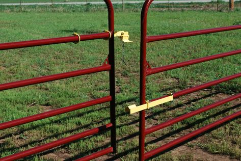 Tube Gate Latch for Side-by-Side Double Tube Gates Garden Gate Latch Ideas, Double Gate Latch Ideas, Double Sided Gate Latch, Iron Gate Latch, Horse Gate Latch, Horse Corral, Gate Locks, Farm Gate, Gate Latch