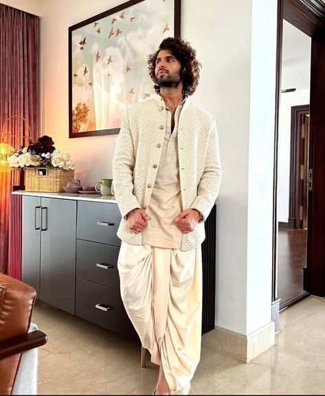 Outfit Ideas For Diwali, Dhoti Kurta For Men, Reception Dress For Men, Party Dress For Man, Father Of The Bride Attire, Kunal Rawal, Men Sherwani, Indian Groom Dress, Navy Suit Wedding