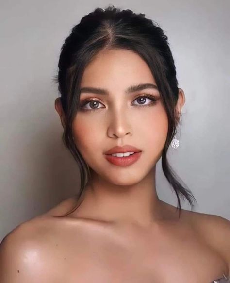 Maine Mendoza, Gma Network, Prom Eye Makeup, Variety Show, Mendoza, Maine, Eye Makeup, Prom, Actresses