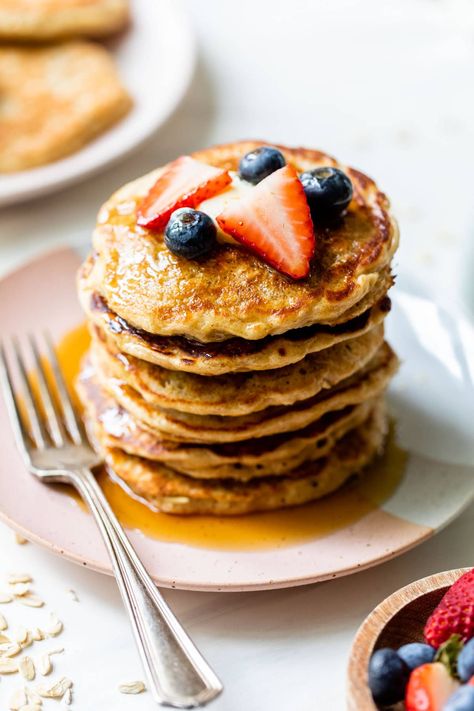 The BEST Oatmeal Pancakes – WellPlated.com Oatmeal Flour Pancakes, Easy Healthy Pancakes, Pancakes With Yogurt, Vegan Oatmeal Pancakes, Oatmeal Pancakes Easy, Pumpkin Oatmeal Pancakes, Heathy Eats, Oatmeal Pancakes Healthy, Oatmeal Pancakes Recipe