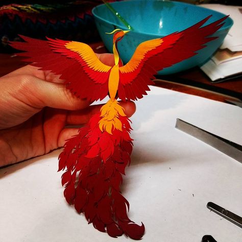 Lucy Jean Green on Instagram: “Tiny fire bird. #papersculpture #phoenix #mythology” Paper Phoenix Bird, Phoenix Diy Craft, Phoenix Creature, Phoenix Mythology, Phoenix Sculpture, Phoenix Party, Phoenix Bird Art, Bird Craft, Newspaper Crafts Diy