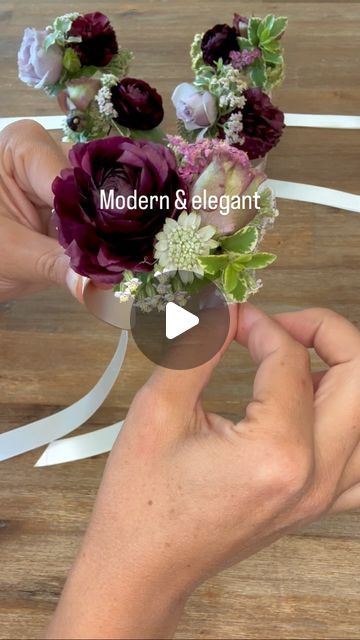 Flowers For Moms At Wedding, Mother Of The Bride Flowers Ideas, Diy Corsage Wristlet Real Flowers, Wedding Corsages For Mothers, Mother Of The Bride Corsage, Elegant Flower Arrangements, Corsage Wedding Diy, Diy Corsage Wristlet, Corsage Wedding Mother