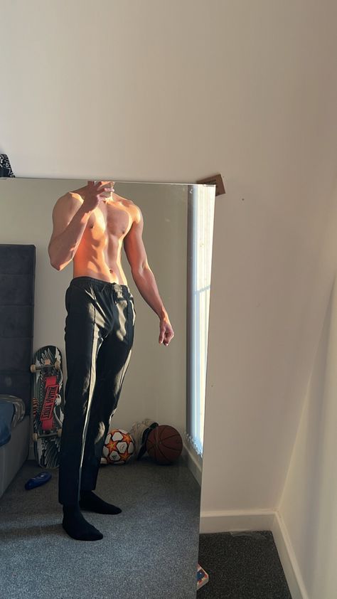 Tall Lean Muscular Guy, Tall Muscular Guy Aesthetic, Tall Man Aesthetic, Men Thirst Trap Instagram Ideas, Fitness Aesthetic Men, V Taper Physique, Male Pjs, Aesthetic Body Men, Lean Body Men