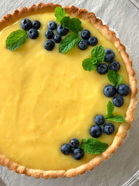 Lemon Pie Decoration, Pudding Tart, Pie Decoration, Cheesecake Tarts, Lemon Tart, Lemon Pie, Catering Food, Sweet Pie, Pretty Cakes