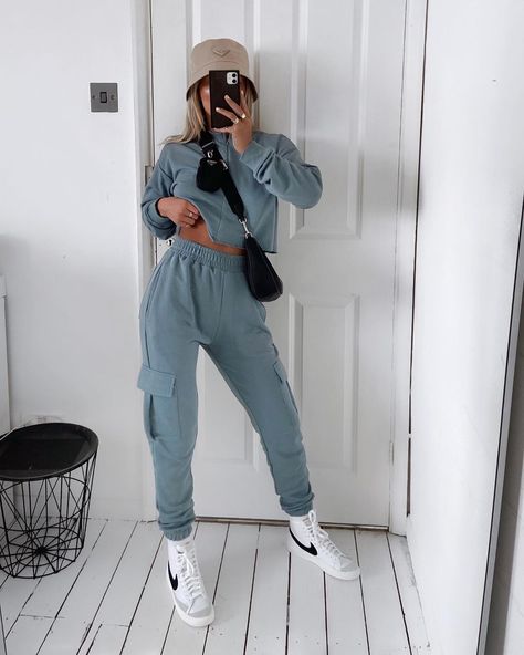 Blazer Mid 77 Outfit, Nike Blazer Outfit, Nike Blazers Outfit, Outfits Minimalist, Quoi Porter, Blazer Outfit, Shoes Luxury, Dresses Outfits, Blazer Mid