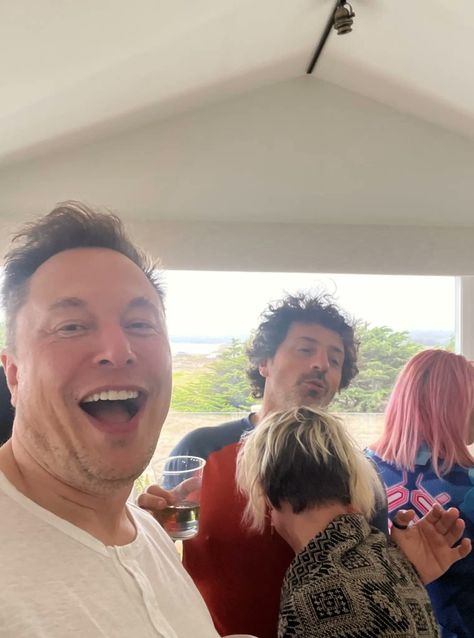 Elon Musk Birthday, Elon Musk Family, Sergey Brin, Elon Reeve Musk, Maye Musk, Elon Musk Spacex, Elon Musk Tesla, Weird But True, New Photo Download