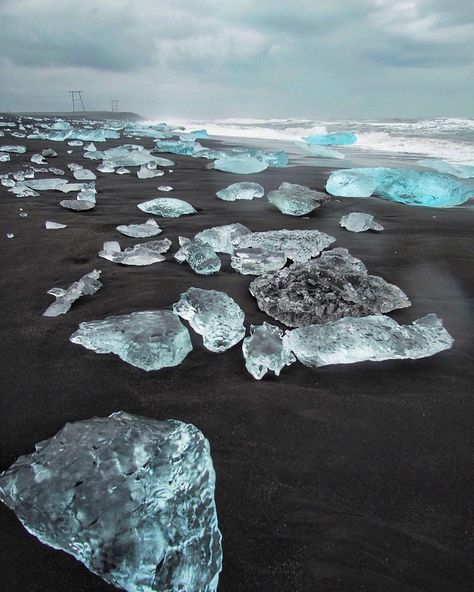 Iceland Photography Landscapes, Iceland Wallpaper, Diamond Beach Iceland, Iceland Travel Photography, Iceland Hotels, Iceland Nature, Gullfoss Waterfall, Iceland Winter, Iceland Vacation