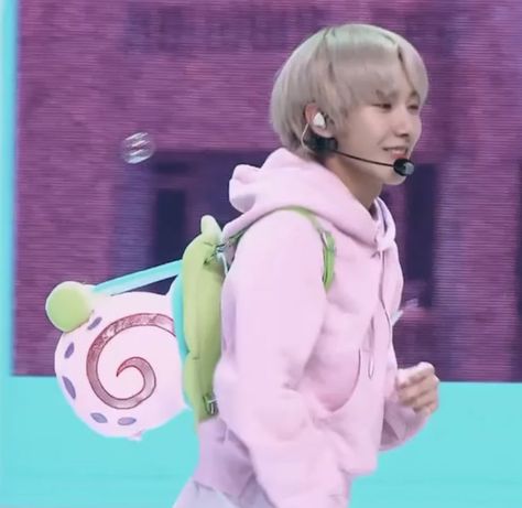 huang renjun cutie backpack nct dream yogurt shake spongebob snail gary comeback dance Renjun Yogurt Shake, Whisper Ideas, Yogurt Shake, Marine Turtle, Dream Music, Mood Boosters, Huang Renjun, Cute Cupcakes, 3 In One