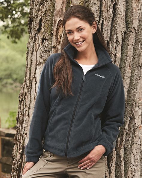 CLASSIC FIT: With a modern classic fit, Columbia's Benton Springs Full Zip Fleece is lightweight with an active cut for comfortable outdoor activity.
COLD-WEATHER ESSENTIAL: A full-zip closure and unbelievably soft fleece make this jacket an essential for cold weather. Columbia Jacket Outfit, Spring Jacket Outfit, Fleece Jacket Outfit, Black Fleece Jacket, Fleece Jacket Womens, Spring Coat, Spring Wear, Columbia Fleece, Jacket Outfit