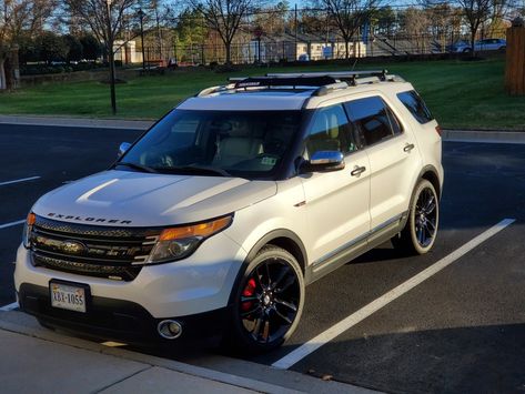 Lifted Ford Explorer, Toyota Runner, Ford Edge Sport, 2013 Ford Explorer, Ford Explorer Limited, Ford Explorer Xlt, Lifted Ford, Car Goals, Ford Explorer Sport