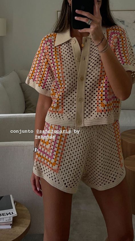 Crochet Top Outfit, Gilet Crochet, Mode Crochet, Crochet Shorts, Crochet Summer, Crochet Fashion Patterns, Crochet Set, Crochet Shirt, Crochet Woman