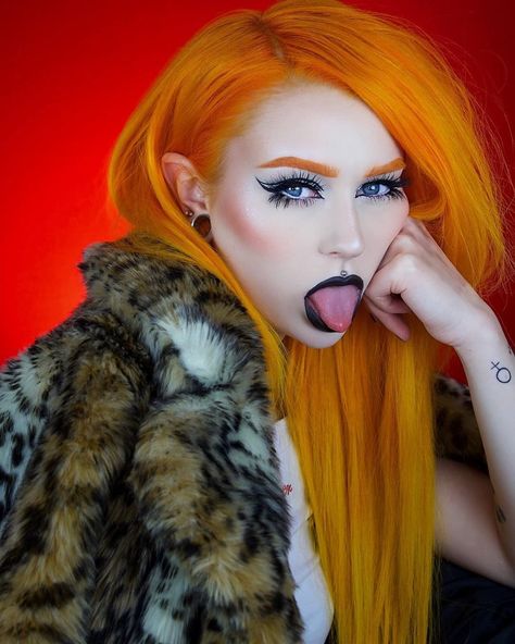 Orange Hair Dye, Cheveux Oranges, Red Haired Beauty, Beautiful Hair Color, Honey Hair, Goth Beauty, Solar Flare, Colorful Hair, Scene Hair