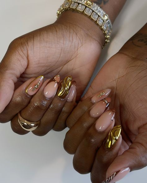 Brown, gold & Swarovski crystals 🤎🥹 #dovenailsbysharon Brown And Gold Nails, Beauty Basics, Short Acrylic Nails Designs, Gold Nails, Short Acrylic Nails, Nail Manicure, Acrylic Nail Designs, Brown Gold, Short Nails