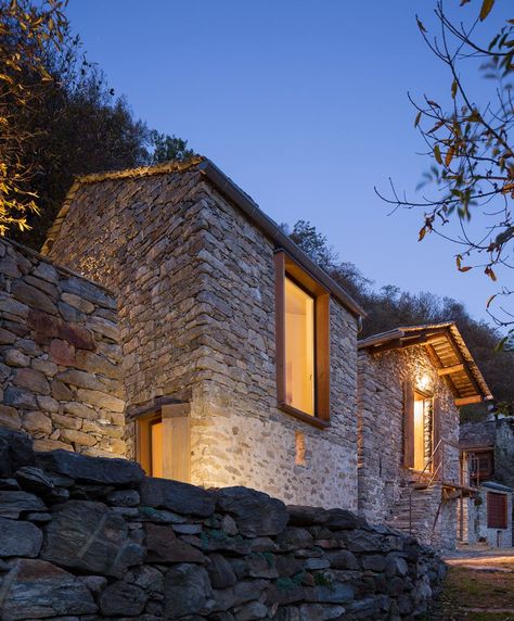 Mountain Stone House - Picture gallery Architecture Renovation, Stone Building, Stone Architecture, Farm Buildings, Traditional Building, Concrete Structure, Mountain Village, Stone Houses, Stone House