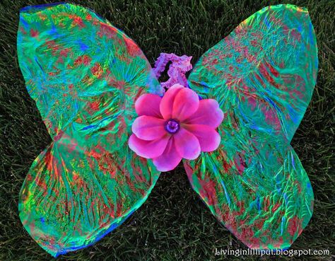 Make your pixie her own gossamer wings out of cellophane wrap!  So pretty! Fairy Wings Aesthetic, Fairy Wings Drawing, Pixie Party, Fairy Wings Costume, Nature Party, Gossamer Wings, Diy Wings, Diy Butterfly, Fairy Crafts