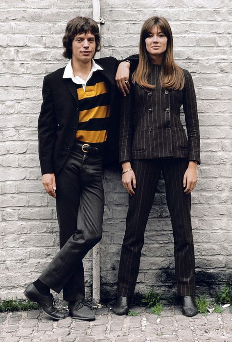 A LEAGUE OF HIS OWN | With his singular style, Mick Jagger, shown in 1965... Francoise Hardy Style, Mick Jagger Style, Fashion Fotografie, 60s 70s Fashion, Francoise Hardy, Swinging Sixties, Sixties Fashion, Dad Fashion, Mick Jagger