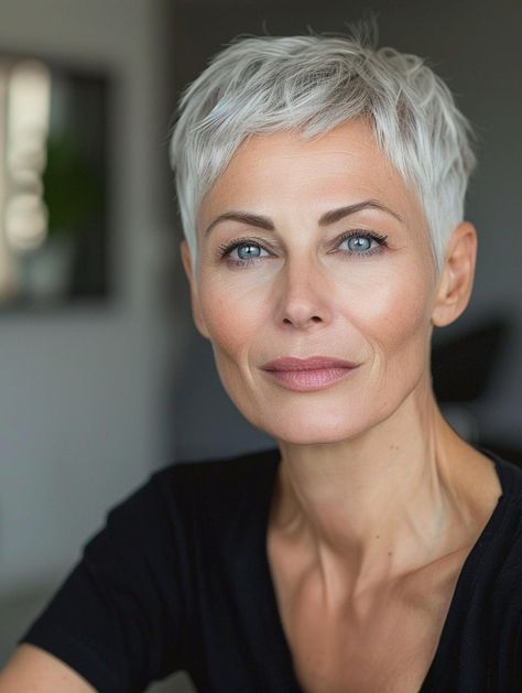 Long Face Haircuts, Short Choppy Haircuts, Chic Short Haircuts, Haircuts For Women Over 50, Oval Face Haircuts, Stylish Short Haircuts, Short Haircuts For Women, Hair Pixie, Super Short Hair