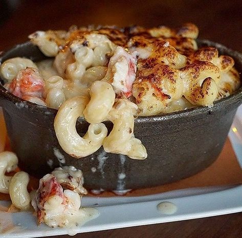 10 Must-Try Restaurants in NYC's Financial District Financial District Nyc, Cheese Restaurant, Nyc Bucket List, Ny Food, Manhattan Restaurants, Restaurants In Nyc, Lobster Mac, Road Trip Food, Lobster Mac And Cheese