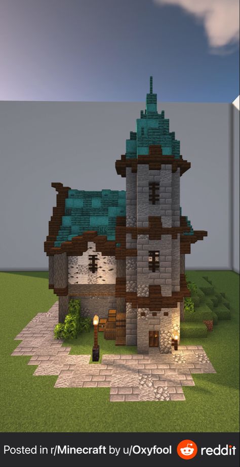 Nice Minecraft castle/ tower build to give you some ideas for your own Minecraft world #minecraftbuildingideas #minecraftmemes #minecraftfurniture #minecraftbuild #minecraftblueprints Minecraft Build Palette, Minecraft Tower, Minecraft Building Guide, Minecraft Village, Mc Builds, Minecraft Mansion, Minecraft Things, Minecraft Structures, Bangunan Minecraft