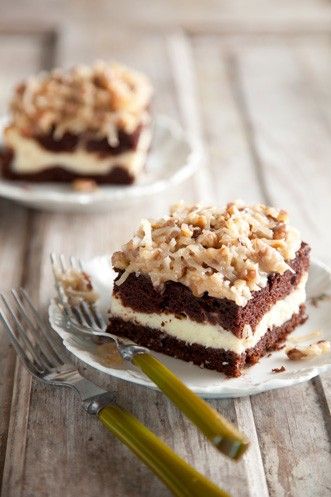 German Chocolate Cake Cheesecake Style #pauladeen Chocolate Cake Cheesecake, German Chocolate Cheesecake, Paula Deen Recipes, Chocolate Cheesecake Recipes, Cake Cheesecake, German Chocolate Cake, A Piece Of Cake, German Chocolate, Köstliche Desserts