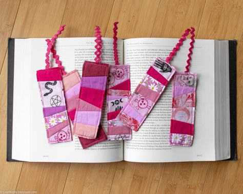 Tutorial: Quilt As You Go Scrappy Bookmark Quilted Bookmarks, Quilted Projects, Diy Bookmark, Kindergarten Coloring Pages, I Love Myself, Quilt As You Go, Diy Birthday Party, Love Myself, Natural Toys