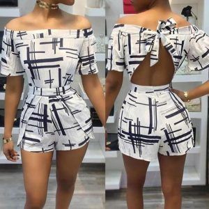 60 Latest Ankara Short Knicker & Crop Top Styles for Classy Ladies Outfit Classy Casual, Crop Top Outfit, Rok Mini, Outfit Classy, Afrikaanse Mode, Women's Overalls, Top Outfit, Bare Shoulders, Classy Casual