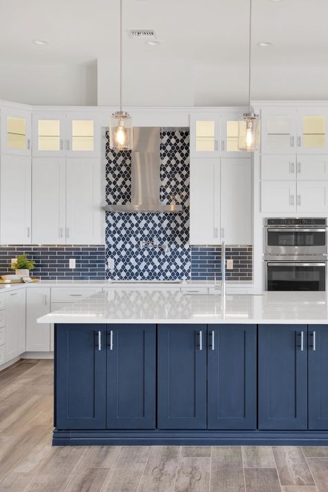 Blue Kitchen Island, White Kitchen Backsplash, Lake House Kitchen, Blue Backsplash, Kursi Bar, Blue Kitchen Cabinets, Kitchen Backsplash Designs, New House - Kitchen, Blue Cabinets