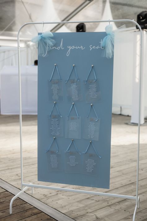 I had the best time making this hanging seating board for my wedding, all for €35 ! Using ikea clothes rack, S hooks, a board of MDF, eggshell paint, acrylic sheets, ribbon and a chalk pen. Clothes Rack Seating Chart, Diy Clothes Rail, Ikea Clothes Rack, Ikea Clothes, Diy Wedding Seating, Ikea Rack, Hanging Seating, Seating Board, Seating Chart Wedding Diy