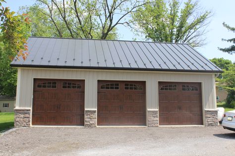 Beautiful 3 Bay Garage Pole Building Pole Barn Kits, Metal Garage Buildings, Metal Shop Building, Pole Barn Garage, Farmhouse Garage, Garage Floor Paint, Garage Door Types, Barn Kits, Metal Garage