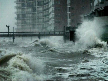 Nature Disaster, Tsunami Waves, Water Flood, Storm Chasing, Chaos Theory, Natural Disaster, Beautiful Disaster, Weather Channel, The Weather Channel