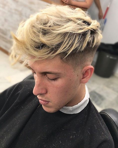 Blonde Mohawk Men, Long Top Short Sides Men, Men's Curly Hairstyles, Mens Medium Length Hairstyles, 2017 Hair Trends, Vintage Hairstyle, Men Blonde Hair, Lighter Hair, Undercut Pompadour