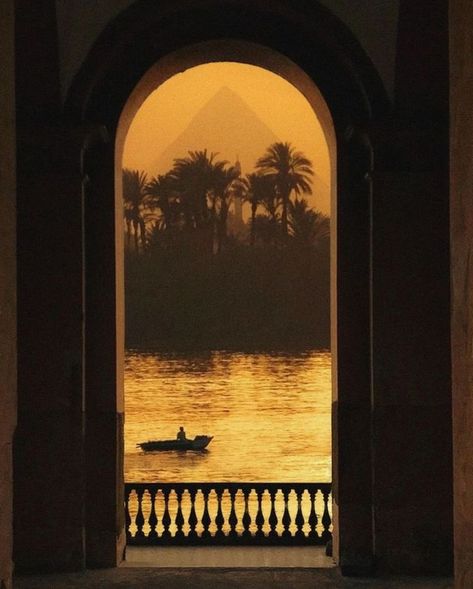 Egypt Vibes Aesthetic, Gold Egypt Aesthetic, Ancient Egypt Aesthetic Wallpaper, Arabian Aesthetic, Ancient Egypt Aesthetic, Egyptian Aesthetic, Historical Photography, Egypt Aesthetic, Egypt Travel