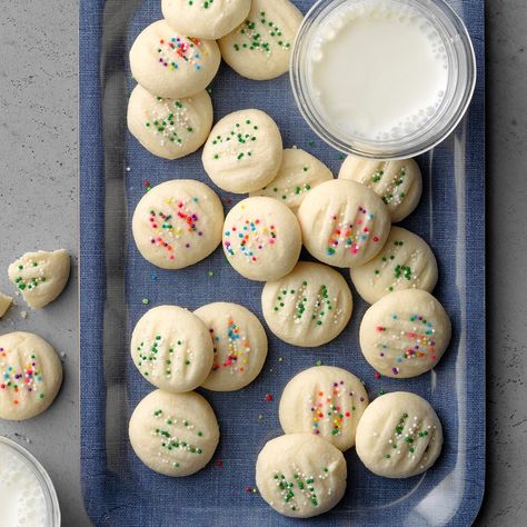 Shortbread Christmas, Whipped Shortbread, Whipped Shortbread Cookies, Short Bread, Shortbread Recipe, Best Christmas Cookie Recipe, Basic Cookies, Shortbread Recipes, Wedding Showers