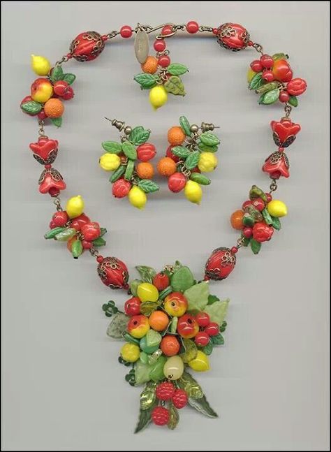 Fruit Bijoux Art Deco, Fruit Necklace, Original Necklace, Glass Fruit, Fruit Jewelry, Best Jewelry Stores, Cheap Jewelry, Old Jewelry, Fabulous Jewelry